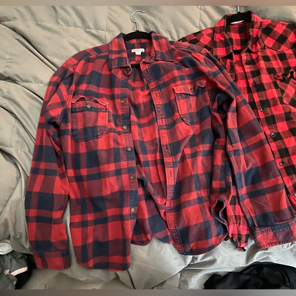 4 Large Red Flannel different prints for winter priced for all 4 - Picture 6 of 7